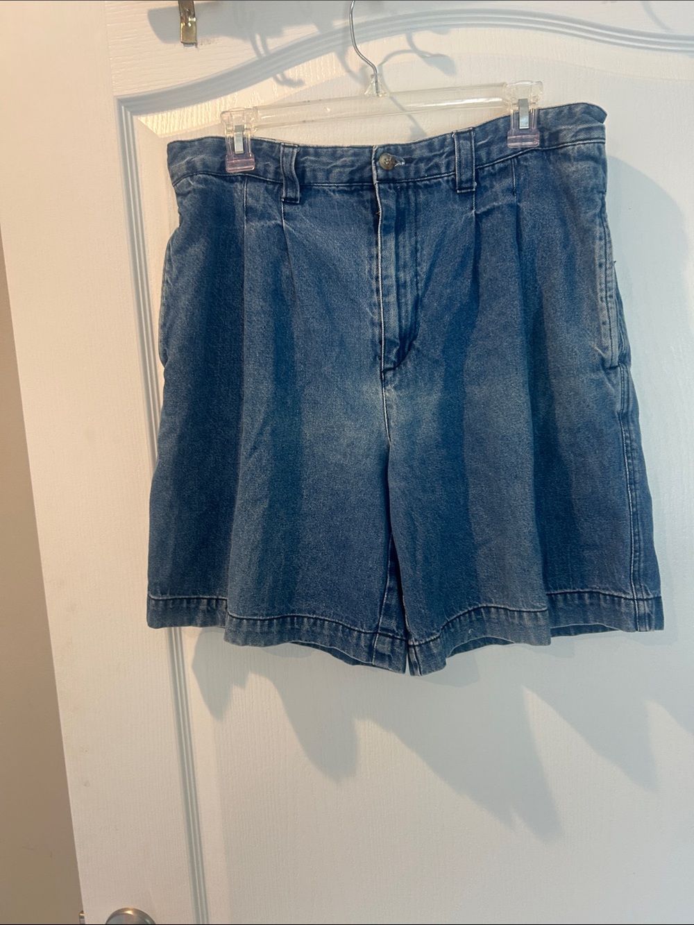 Vintage Faded Glory Blue Denim Pleated Shorts size 36 distressed